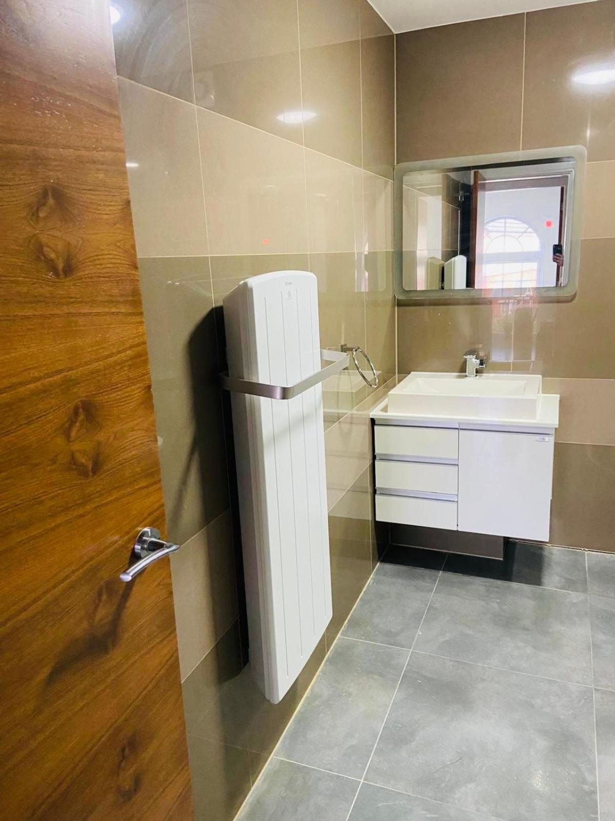 Modern Flat With Free Parking Close To Birmingham Centre Экстерьер фото