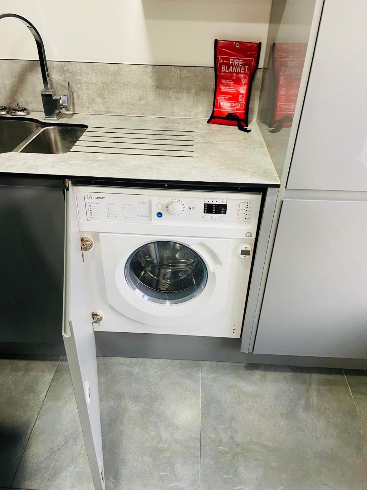 Modern Flat With Free Parking Close To Birmingham Centre Экстерьер фото